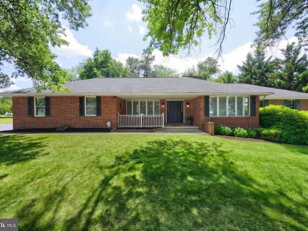 910 SHENANDOAH LANE, YORK, PA 17404