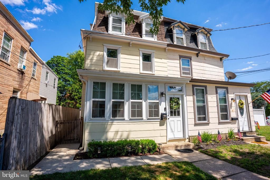 220 Broad Street, Florence, NJ 08518 Main Photo