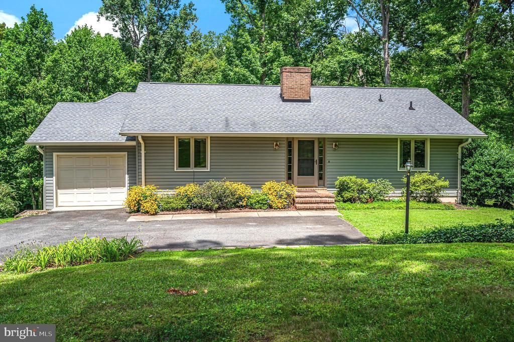 8 Ridgemore Circle, Fredericksburg, VA 22405 Main Photo
