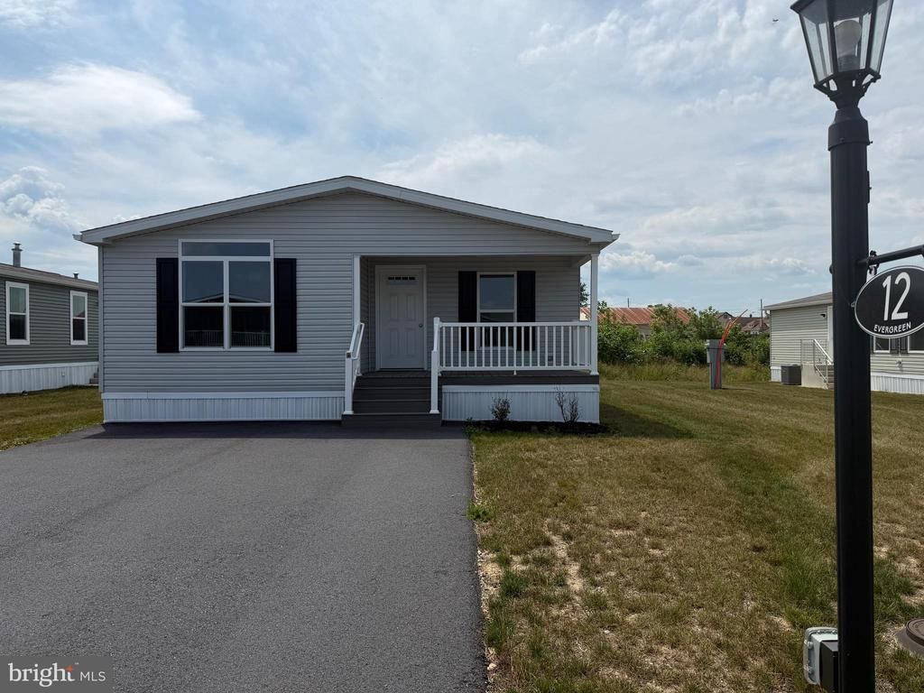 12 EVERGREEN ALY , PALMYRA, PA 17078