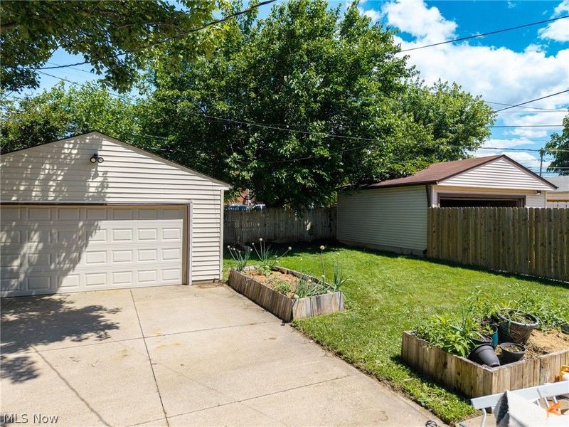 6145 Stanbury Road, Parma, OH 44129 Photo 4