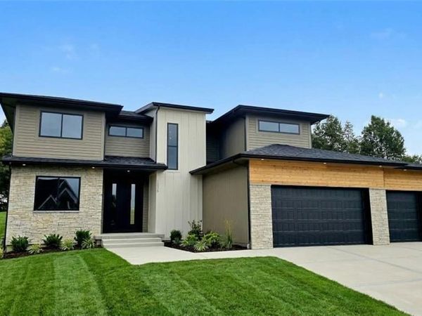 1006 Meadowbrook Drive, Kearney, MO 64060