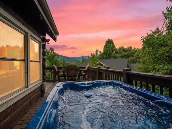 419 Matterhorn Drive, Gatlinburg, TN 37738