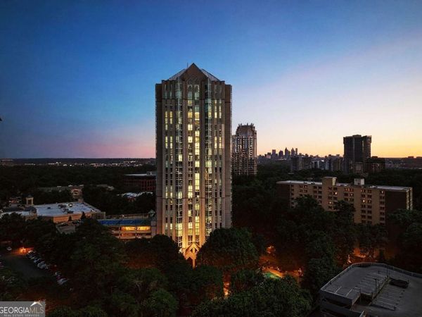 2870 Pharr Court South NW, Unit 207, Atlanta, GA 30305