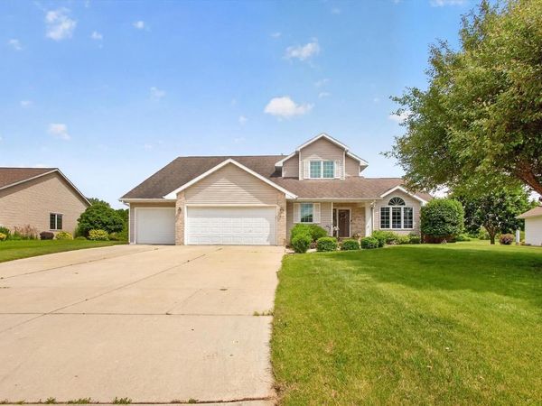 465 WINDING WATERS WAY, De Pere, WI 54115