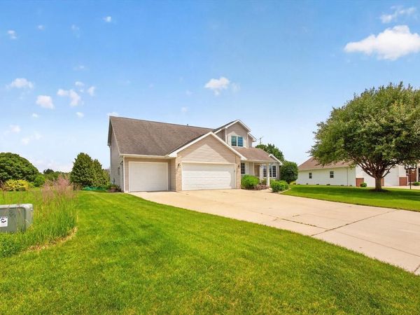 465 WINDING WATERS WAY, De Pere, WI 54115