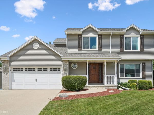 1607 Parkhill Drive, Norwalk, IA 50211