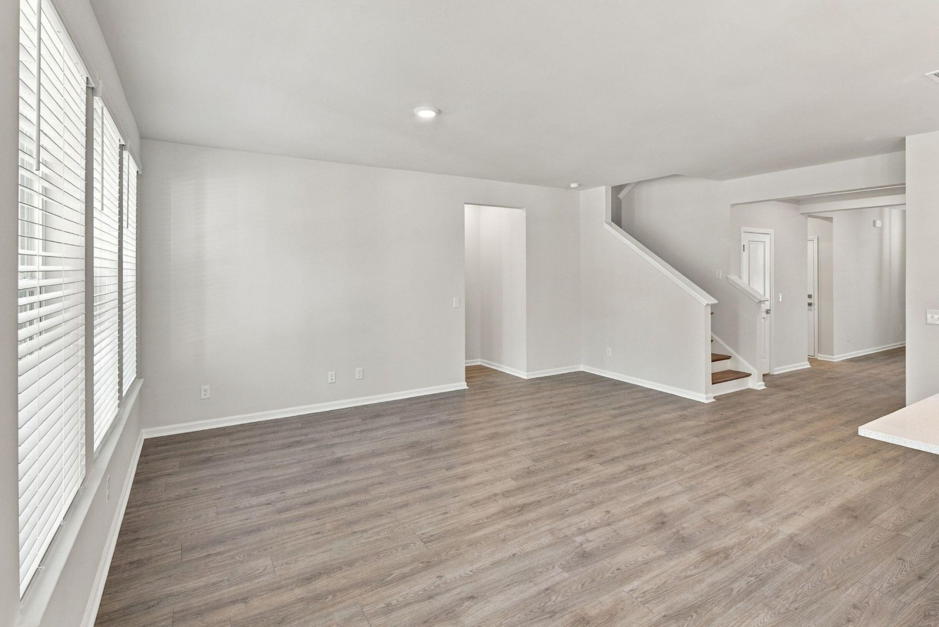 438 White Magnolia Street Photo 11