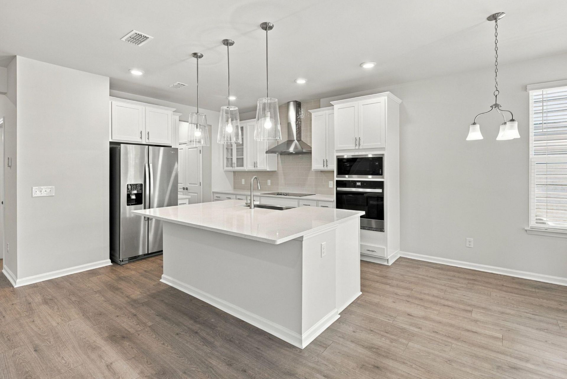 438 White Magnolia Street Photo 13