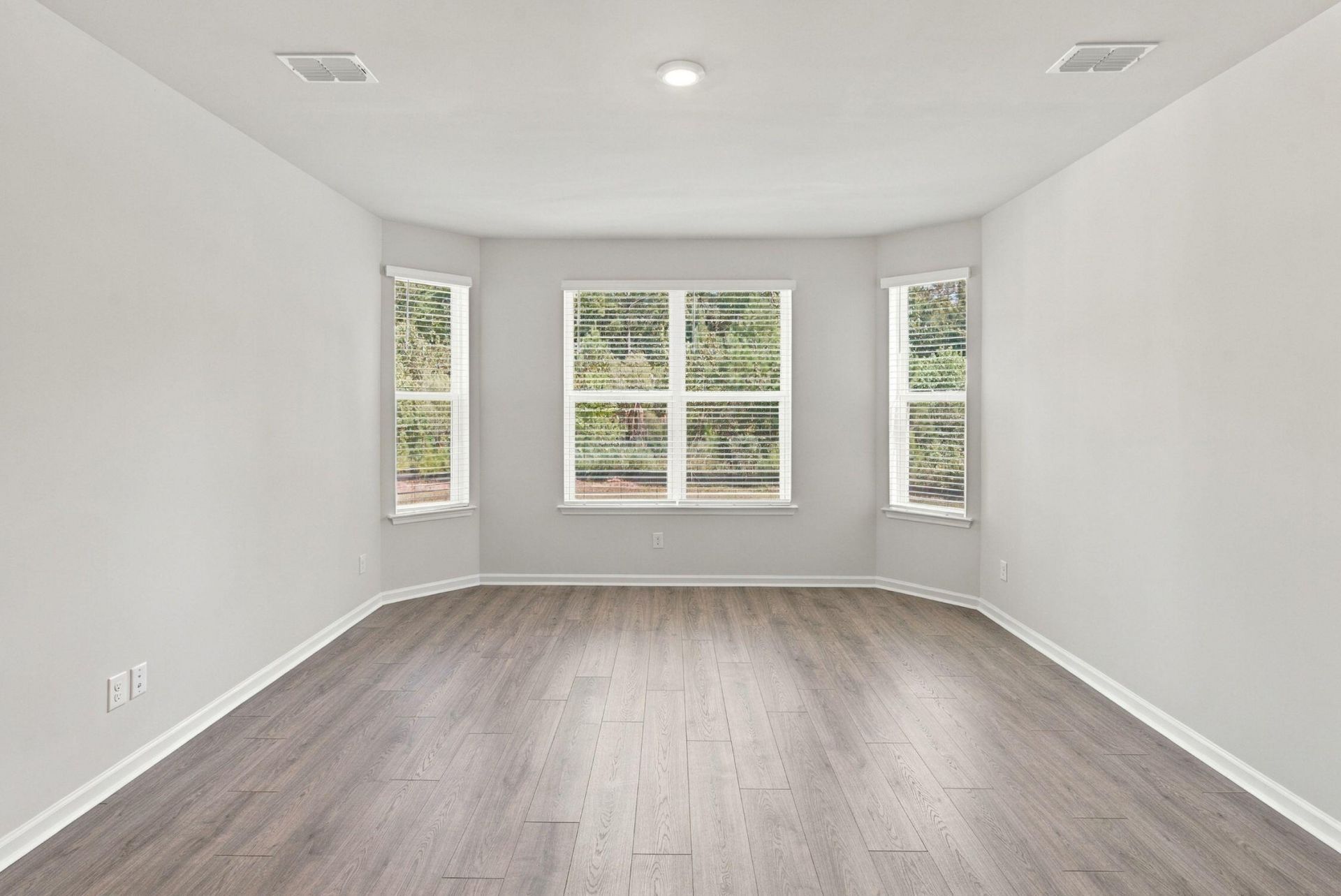 438 White Magnolia Street Photo 21