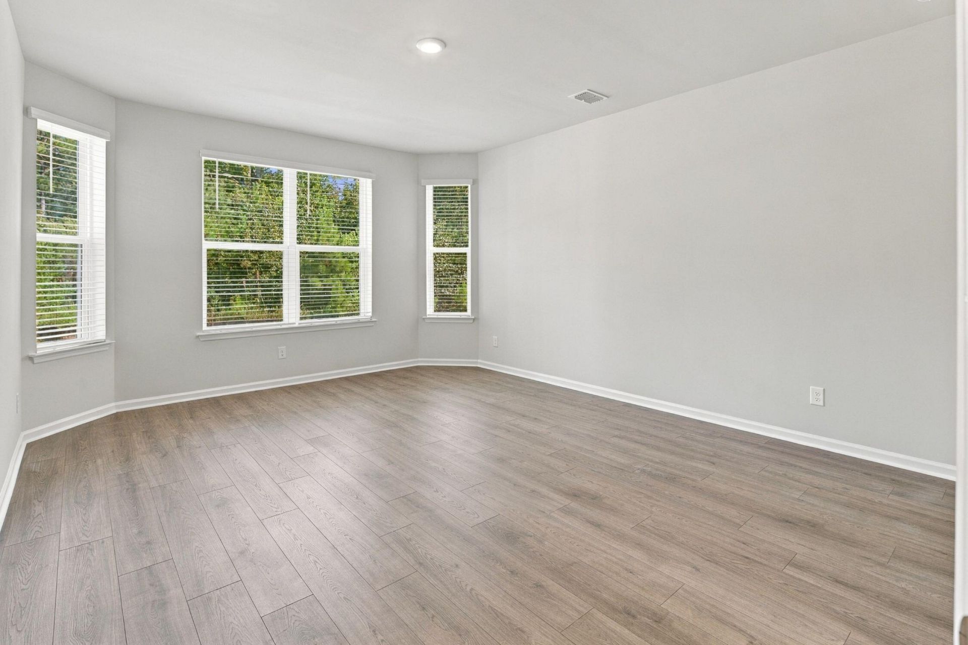 438 White Magnolia Street Photo 22