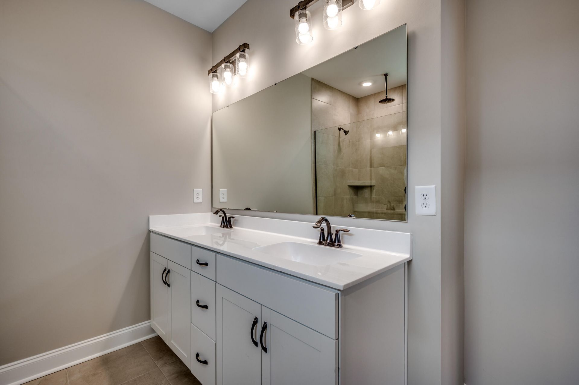 438 White Magnolia Street Photo 24