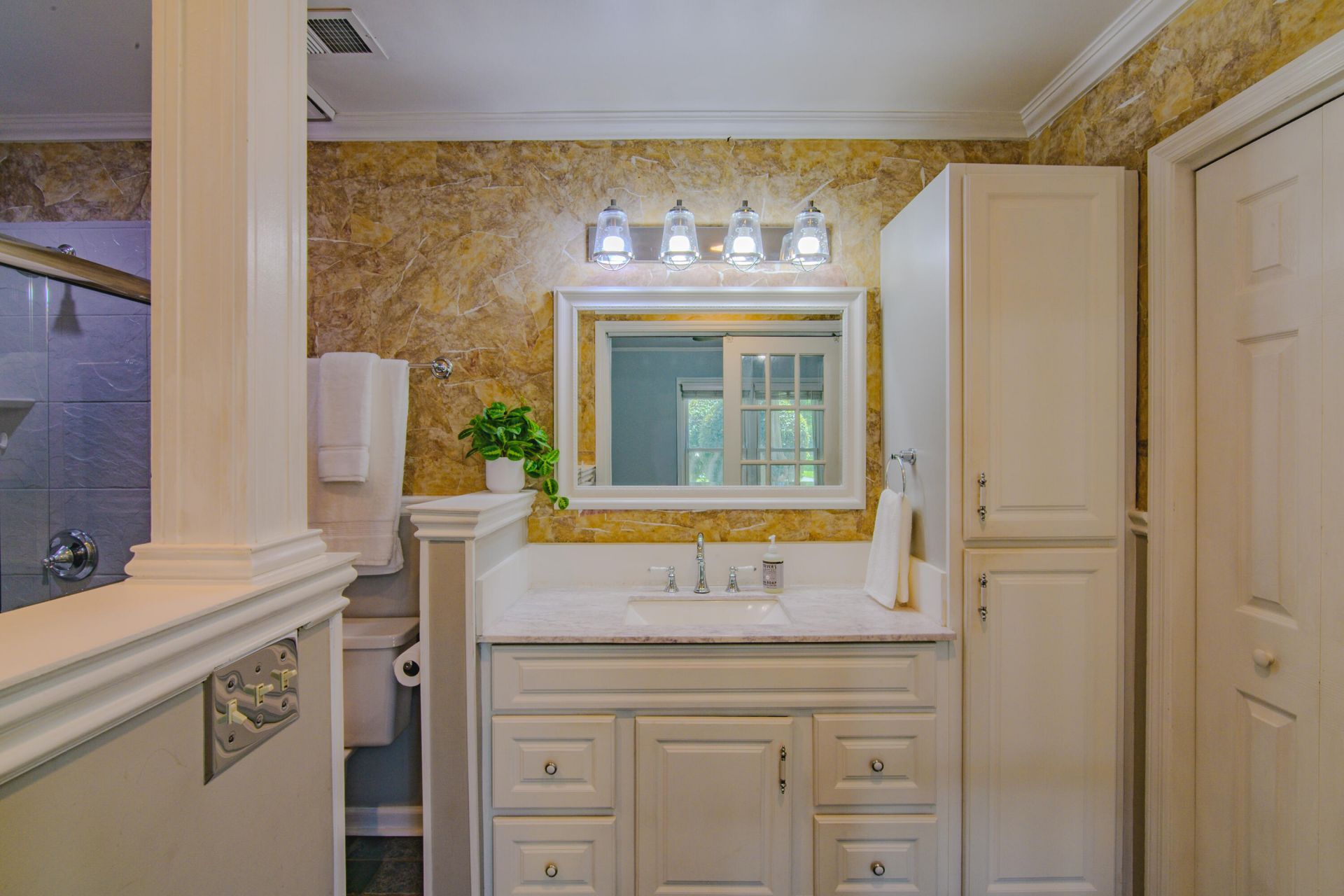 106 James Road Photo 9