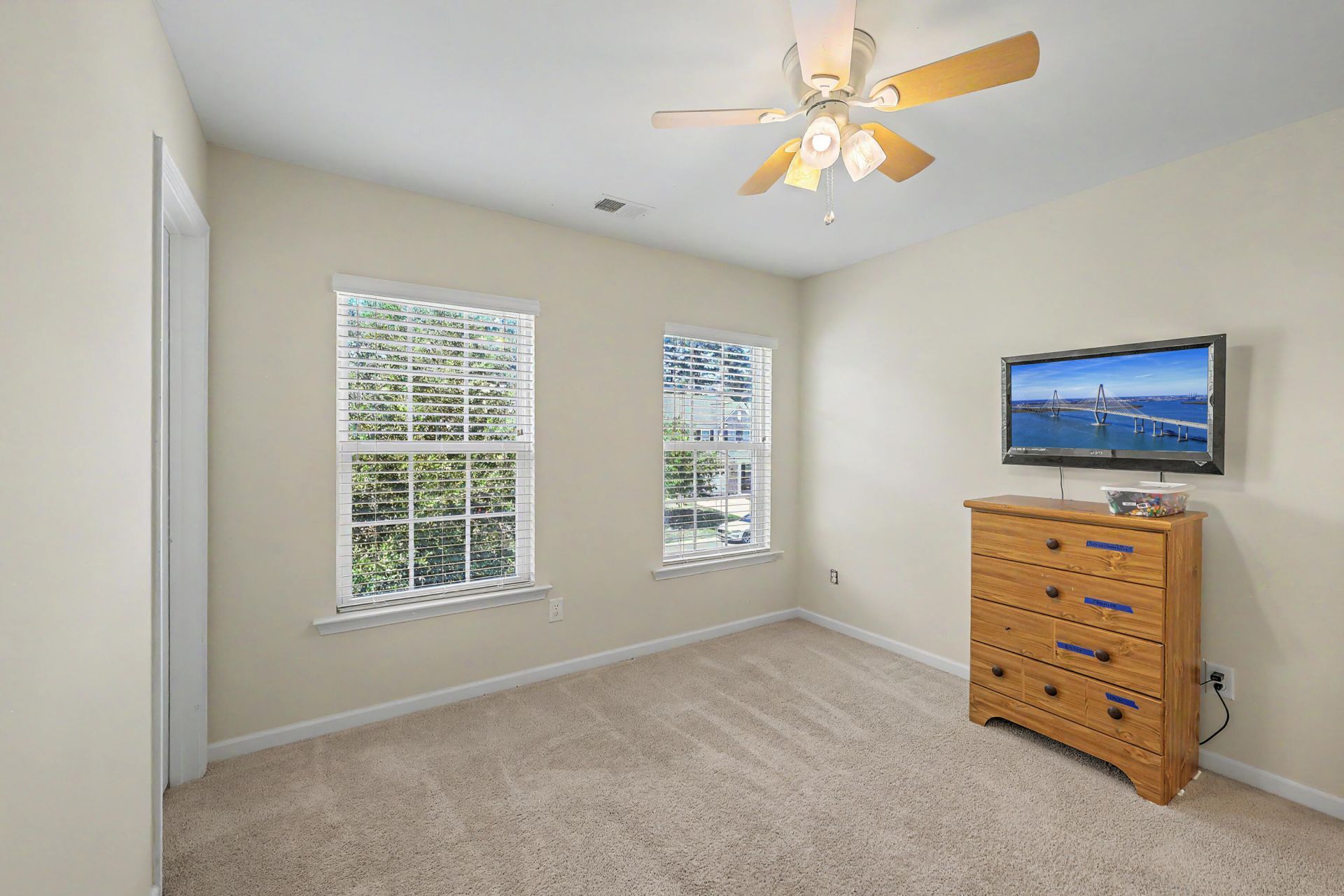 163 Emerald Isle Drive Photo 22