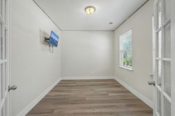 163 Emerald Isle Drive photo 4
