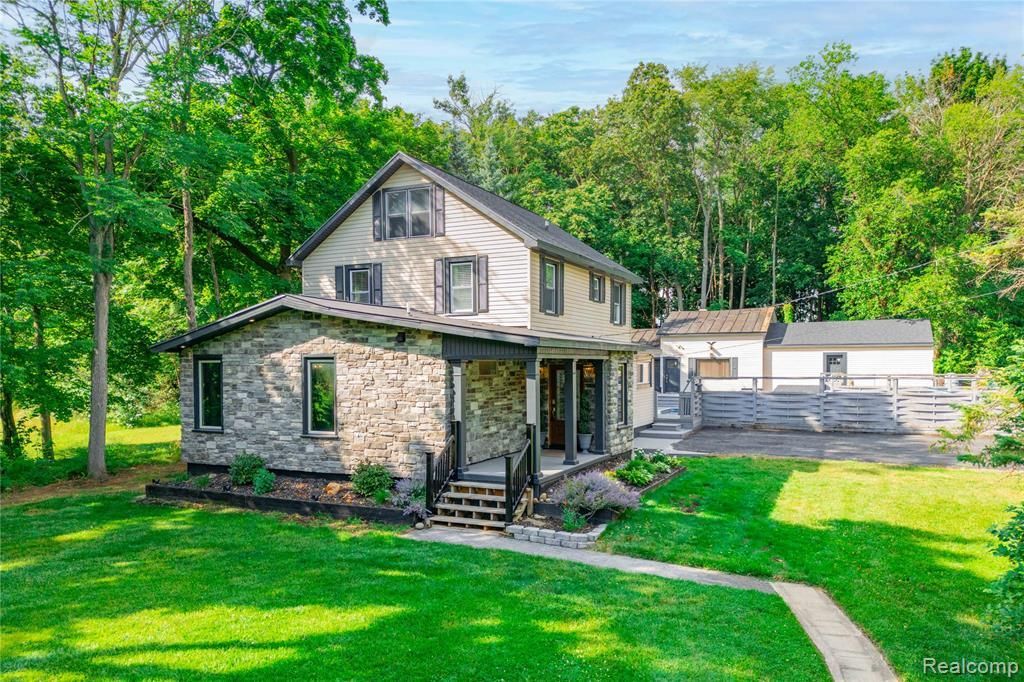 4860 Bluebush Road, Monroe, MI 48162 Main Photo