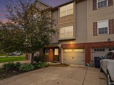 2234 Knotty Pine Trail, Howell Township, Mi 48855