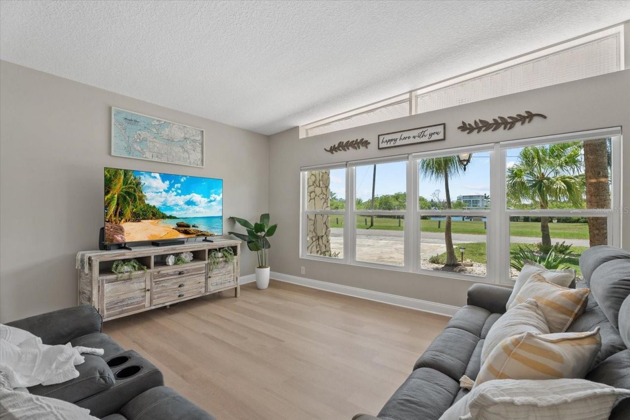 512 Palm Avenue , Ellenton, FL 34222 Photo
