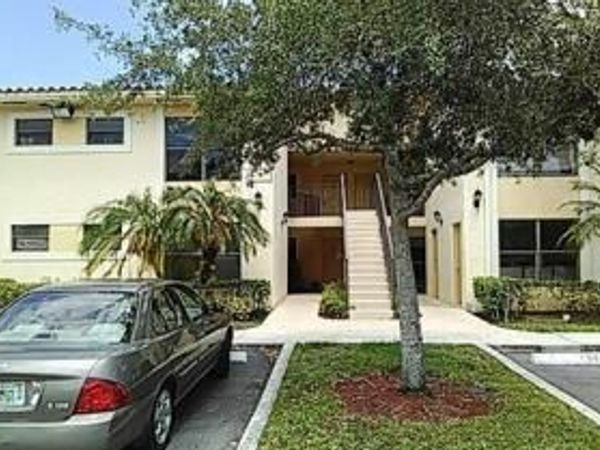 1522 Lake Crystal Drive, Unit F, West Palm Beach, FL 33411
