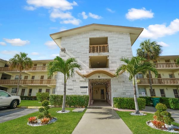 16750 NE 14th Avenue, Unit 303, Miami, FL 33162