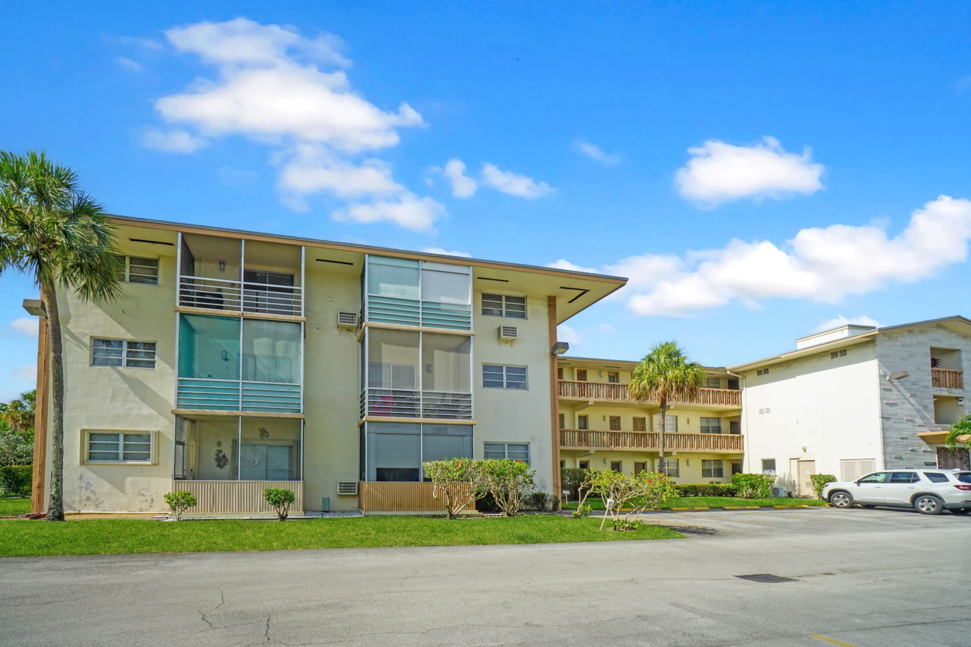 16750 NE 14th Avenue, Unit 303, Miami, FL 33162 Photo