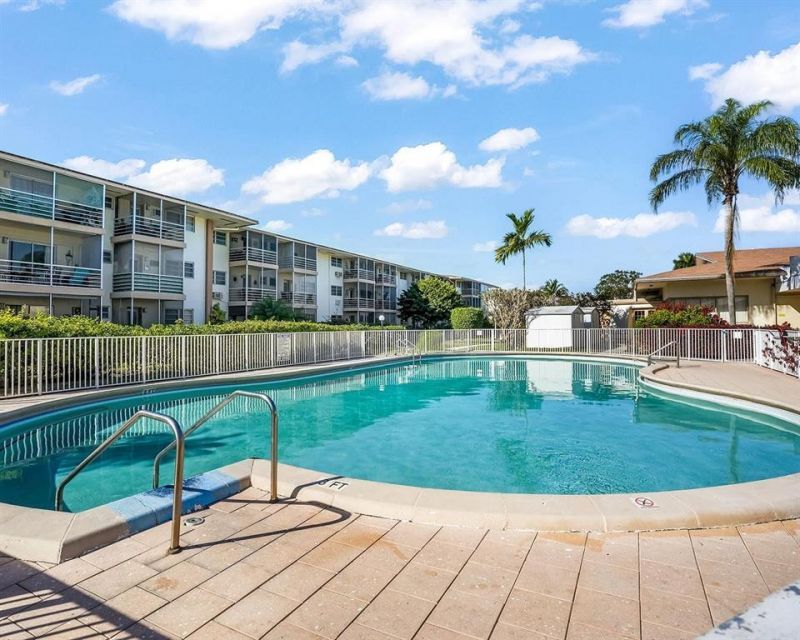 16750 NE 14th Avenue, Unit 303, Miami, FL 33162 Photo