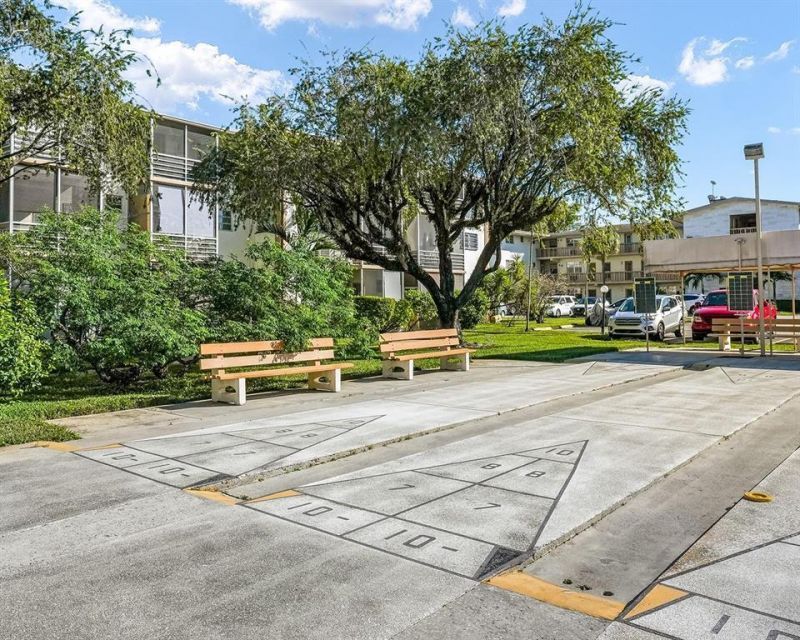 16750 NE 14th Avenue, Unit 303, Miami, FL 33162 Photo