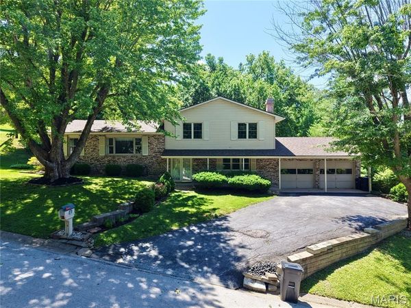 4 El Rancho Drive , Hannibal, MO 63401