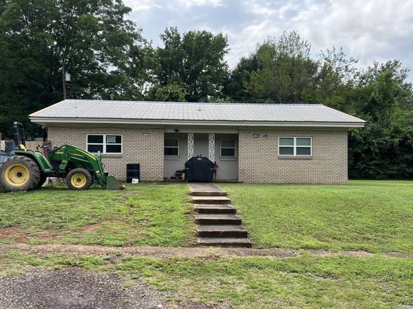 1111 Weiss Street , Mena, AR 71953