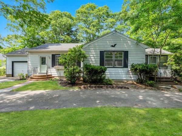 62 Squires Avenue, East Quogue, NY 11942