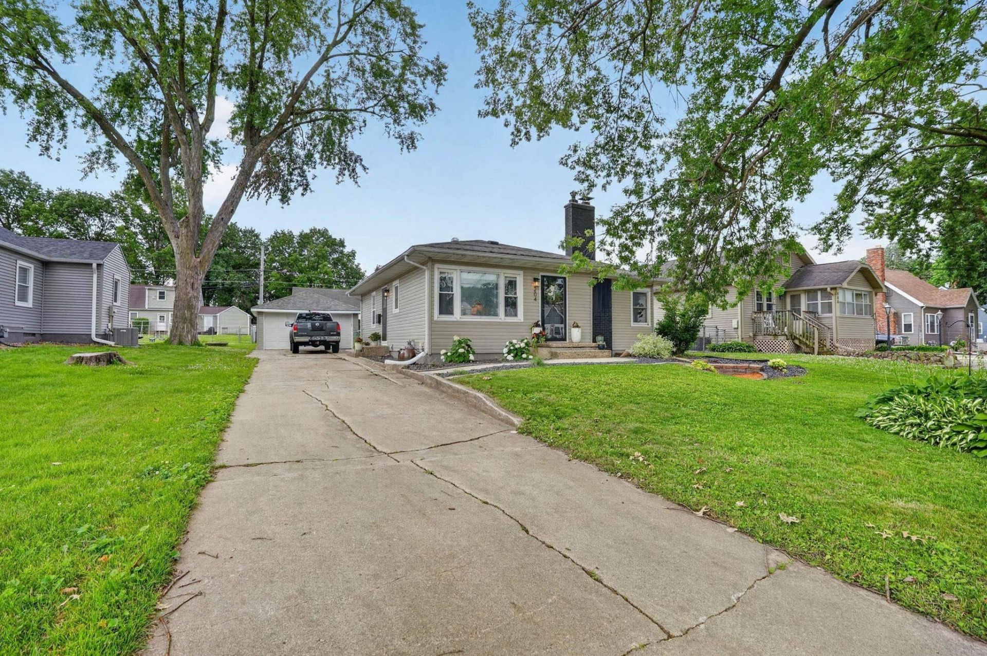 204 Cornwall Avenue, Waterloo, IA 50702 Main Photo