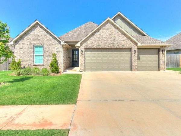 5609 Copper Stone Court, Mustang, OK 73064