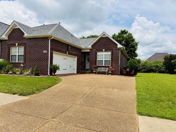 208 Indian Ridge Cir , White House, TN 37188