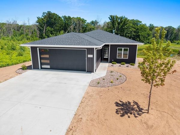 4001 ANTWERP AVENUE, Howard, WI 54313