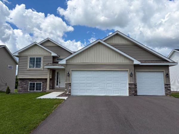 17703 Empire Trail, Lakeville, MN 55044