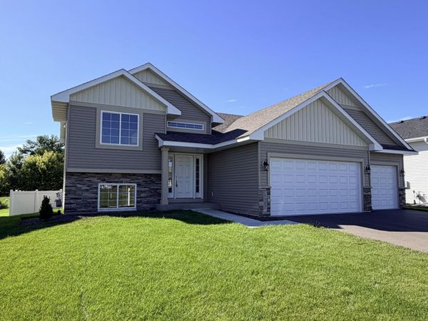 17703 Empire Trail, Lakeville, MN 55044