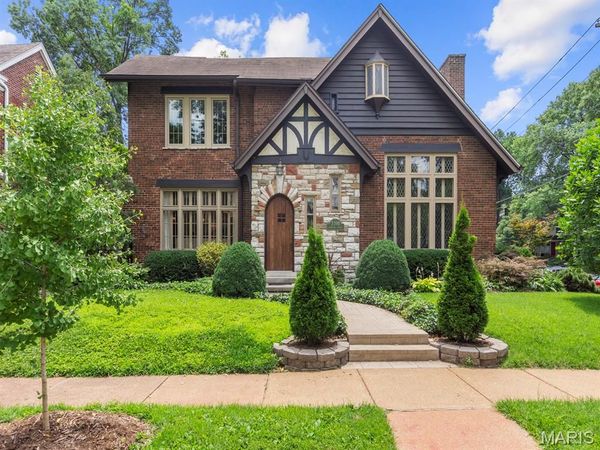 7398 Norwood Avenue, Unit 1E, University City, MO 63130