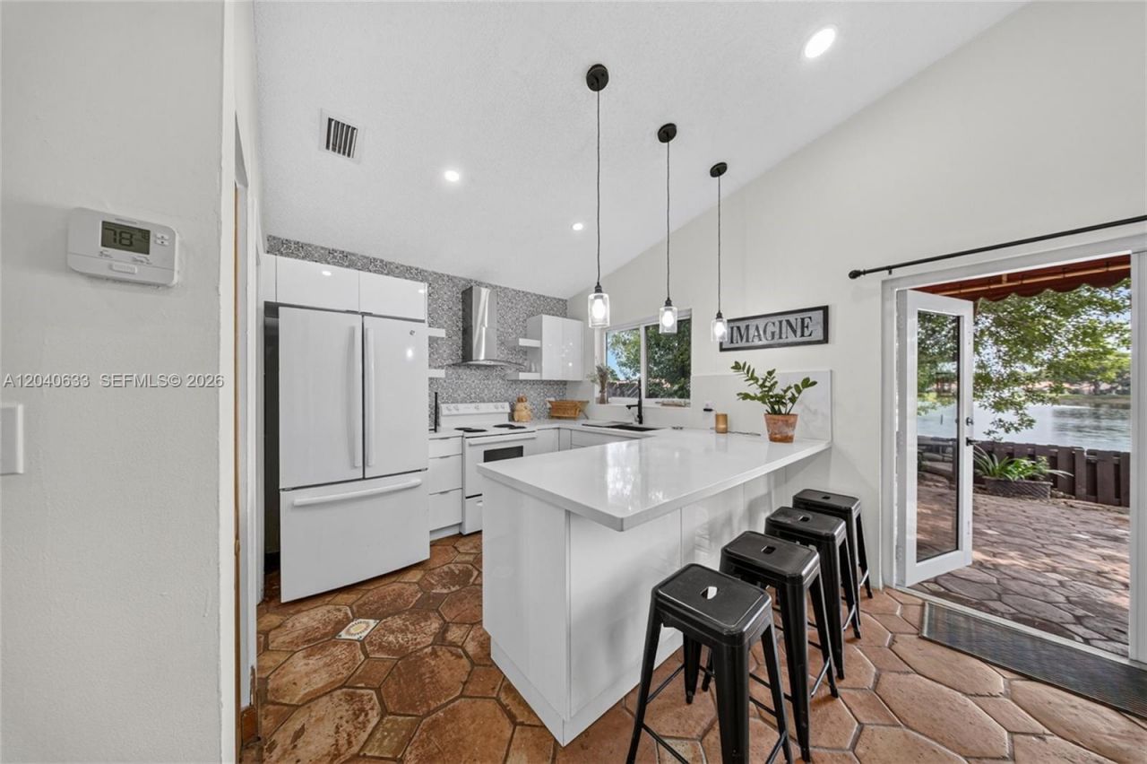 15307 SW 52nd Ter, Miami, FL 33185 Photo