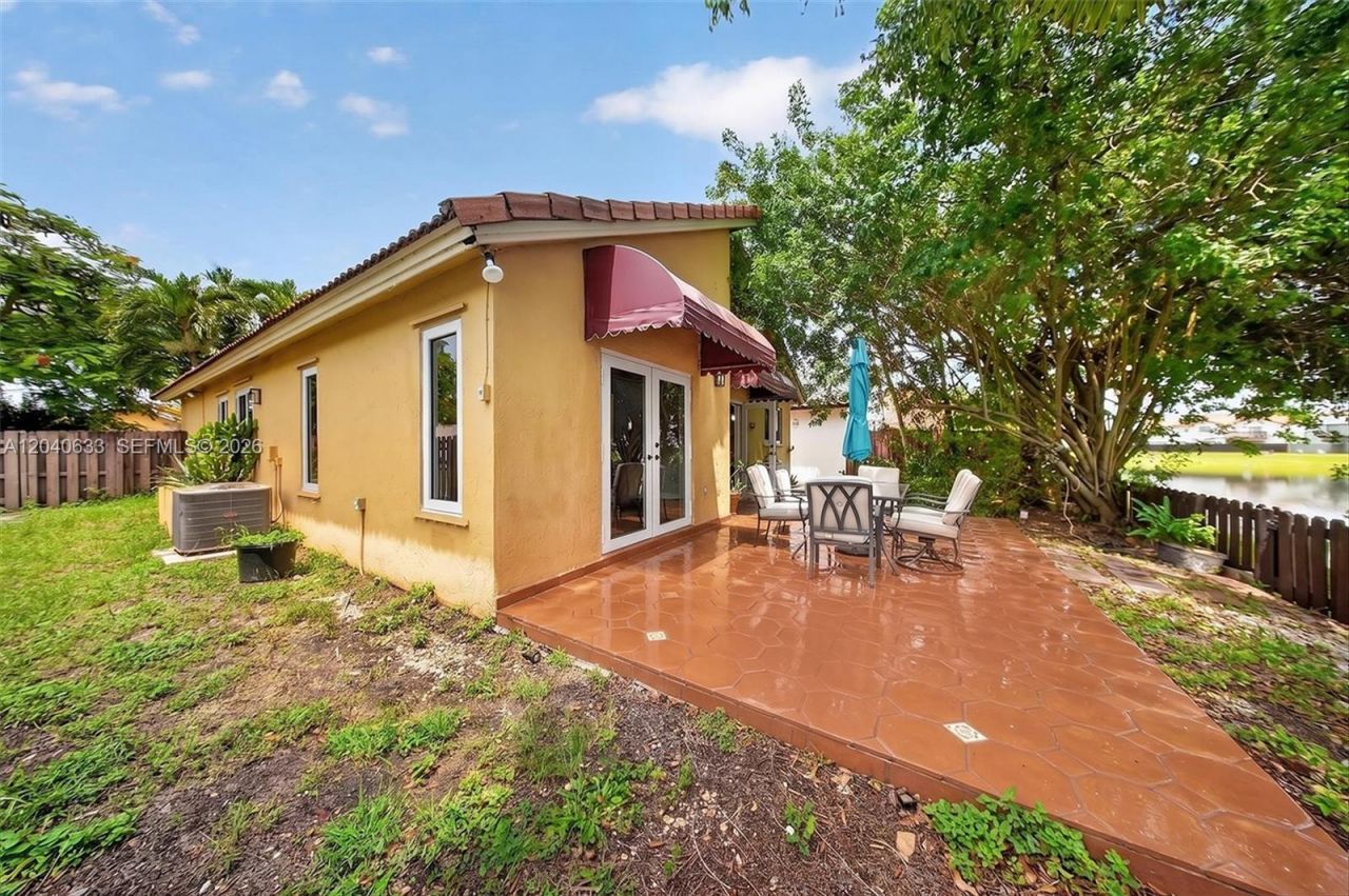 15307 SW 52nd Ter, Miami, FL 33185 Photo