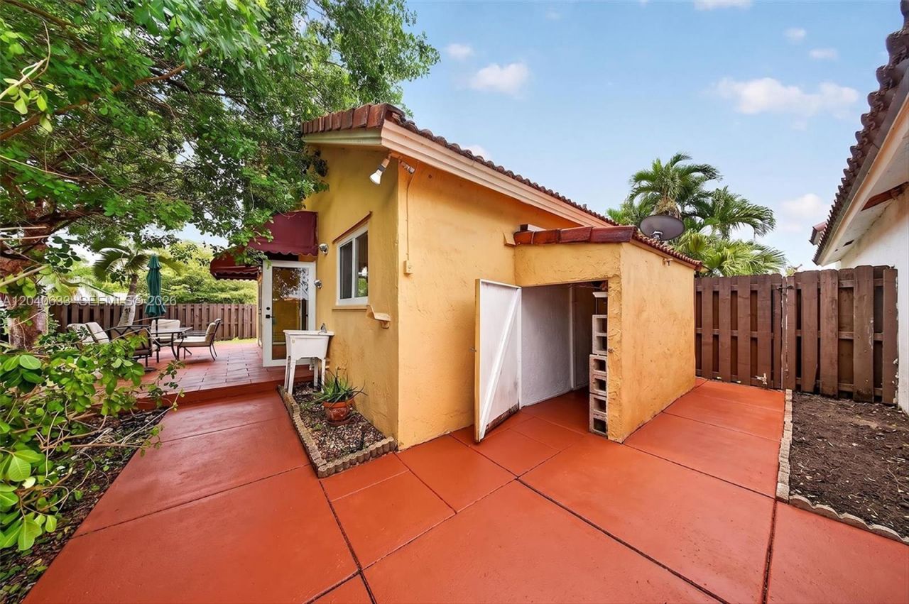 15307 SW 52nd Ter, Miami, FL 33185 Photo