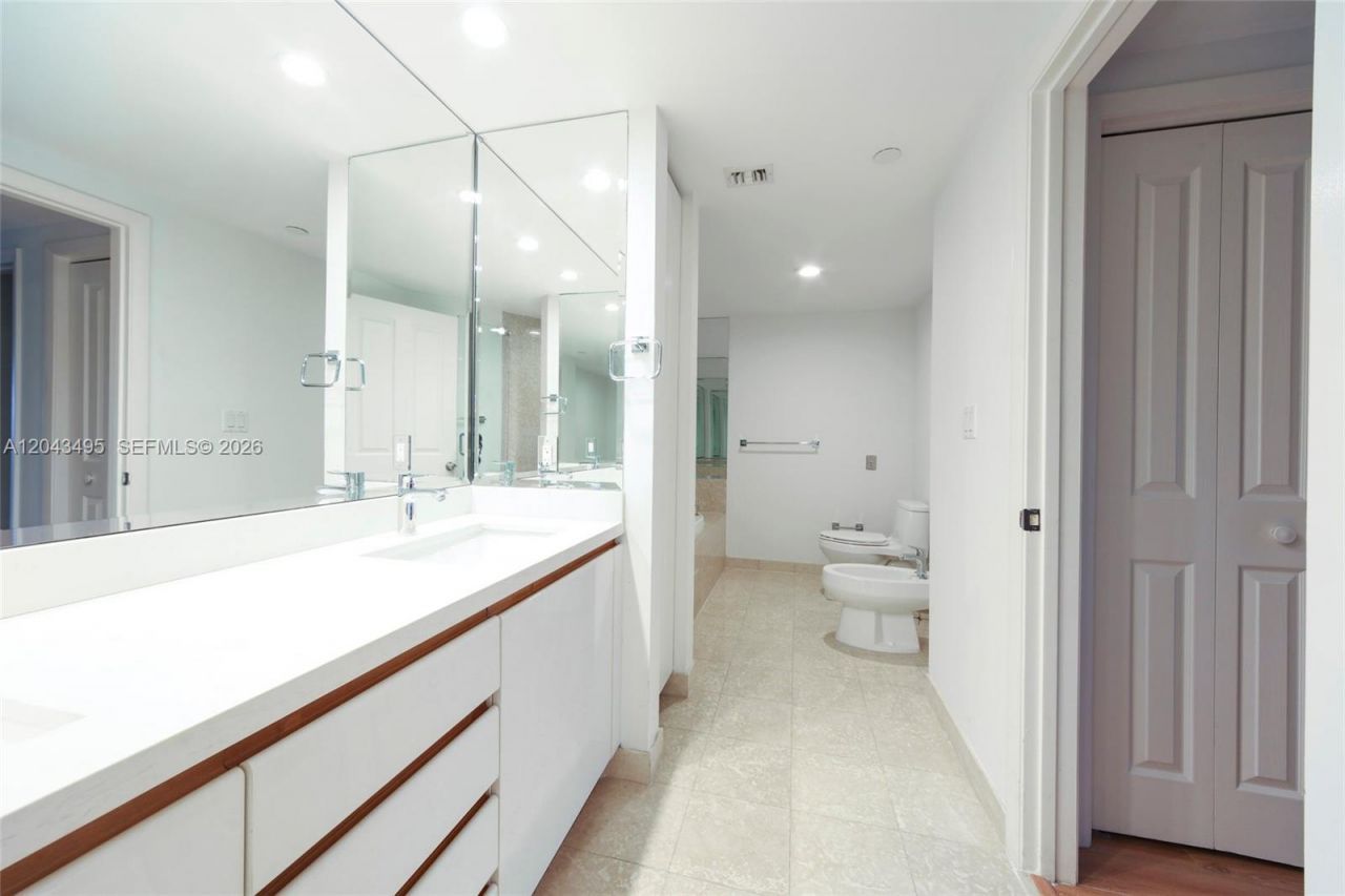 2127 Brickell Ave , Unit 2504, Miami, FL 33129 Photo