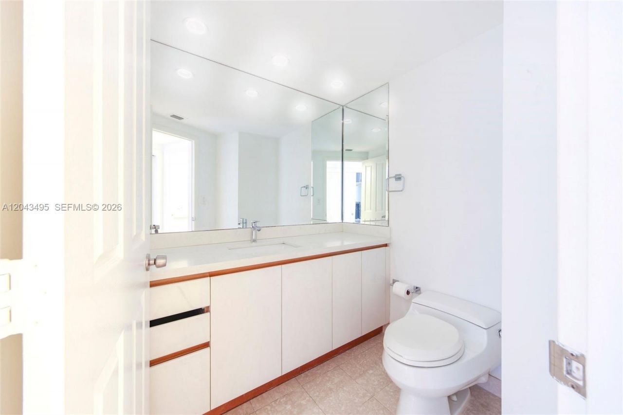 2127 Brickell Ave , Unit 2504, Miami, FL 33129 Photo