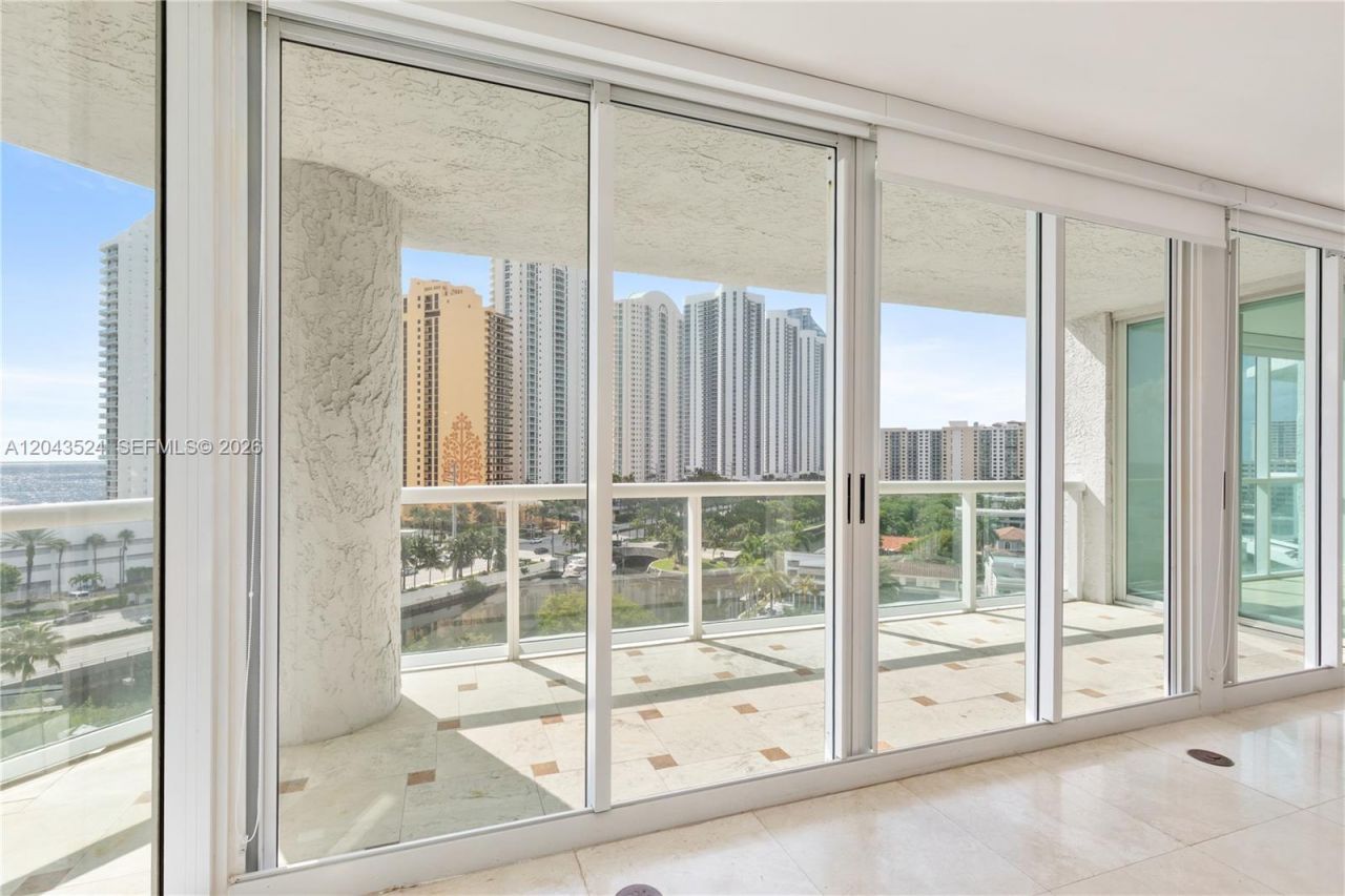 16400 Collins Ave, Unit 942, Sunny Isles Beach, FL 33160 Photo