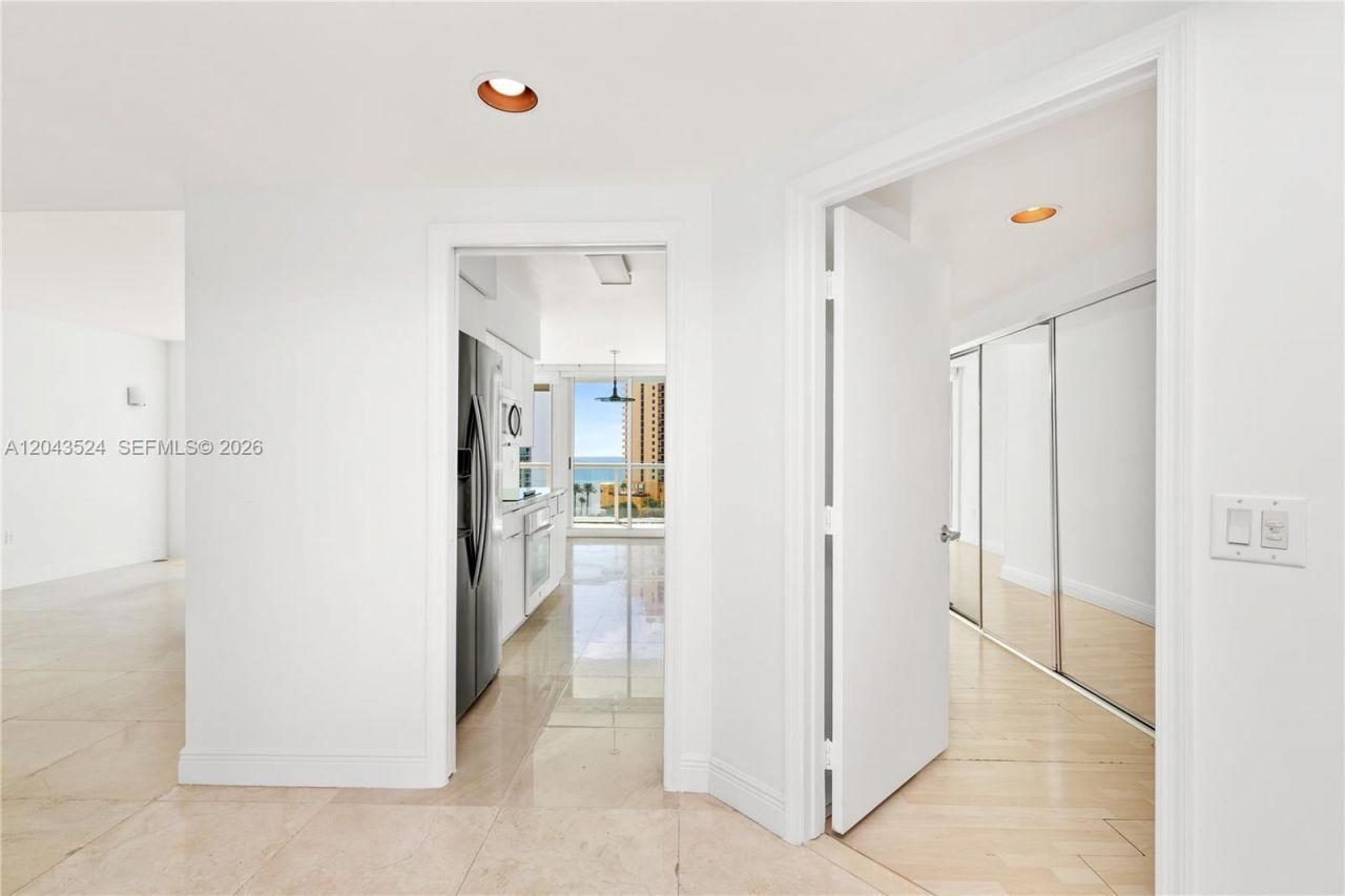 16400 Collins Ave, Unit 942, Sunny Isles Beach, FL 33160 Photo
