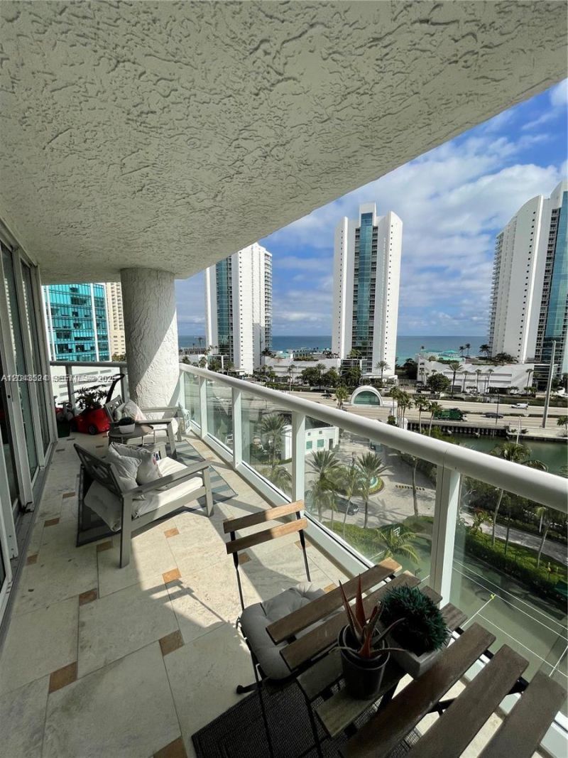 16400 Collins Ave , Unit 942, Sunny Isles Beach, FL 33160 Photo