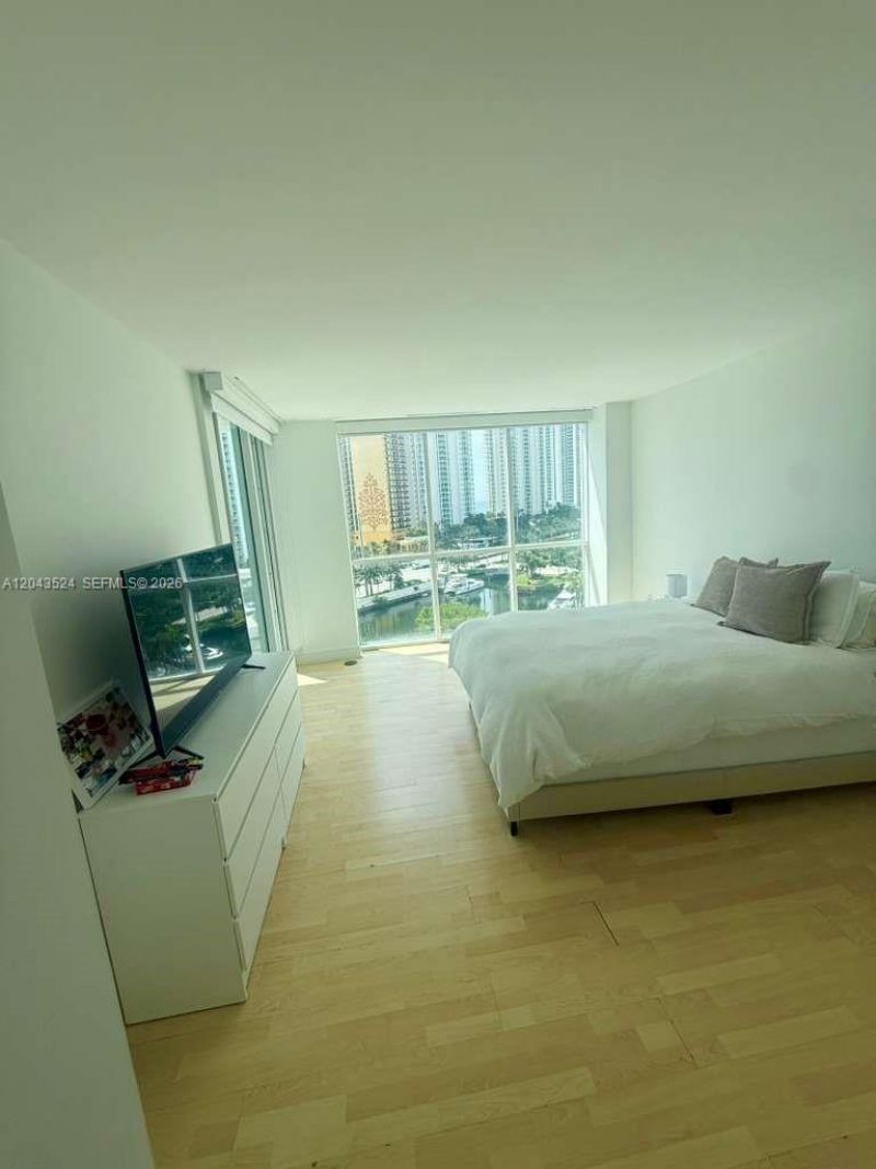 16400 Collins Ave , Unit 942, Sunny Isles Beach, FL 33160 Photo