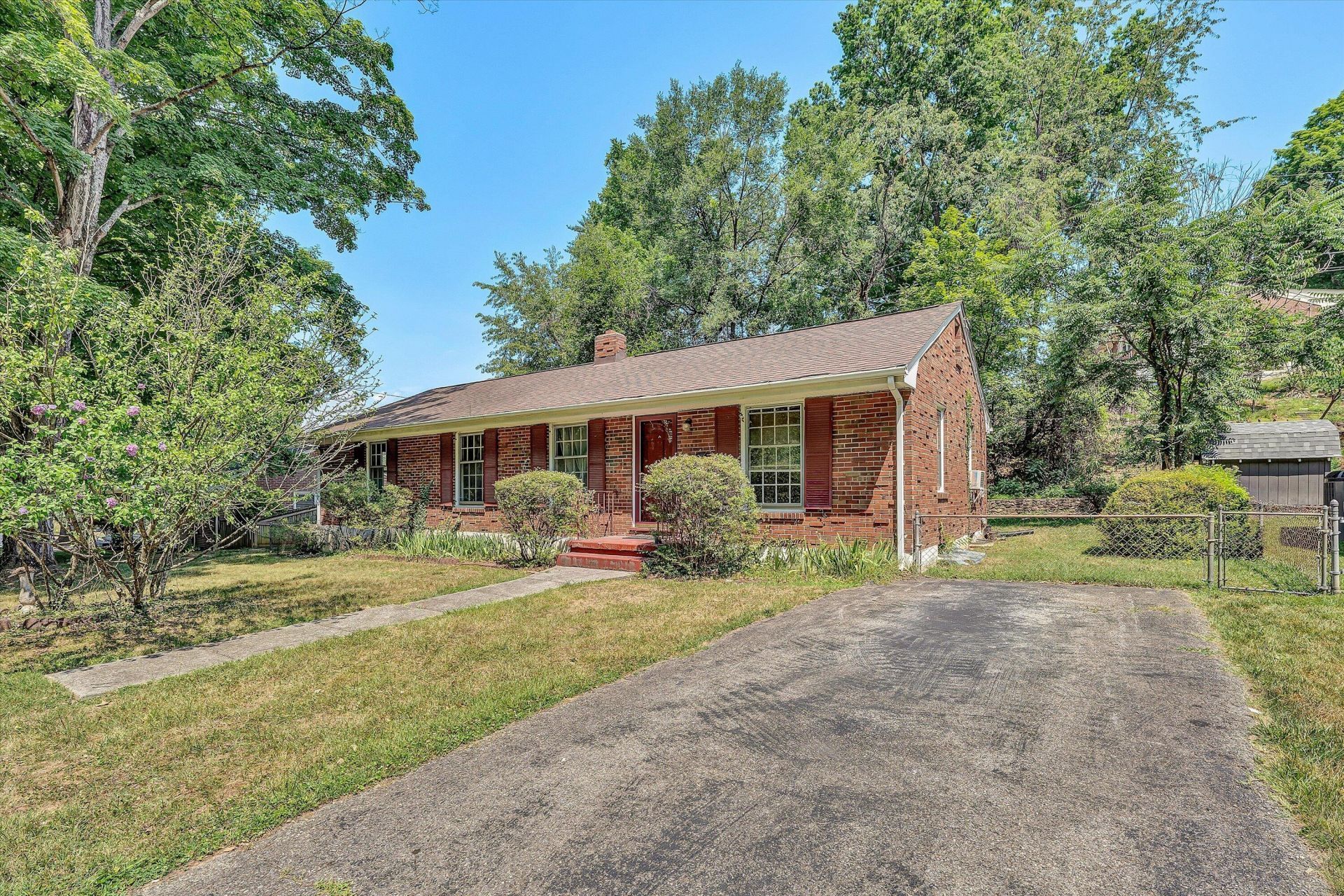 2758 Beverly Blvd Sw, Roanoke, VA 24015 Main Photo