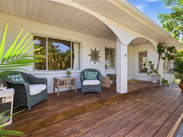 624 BAYSHORE ROAD , NOKOMIS, FL 34275