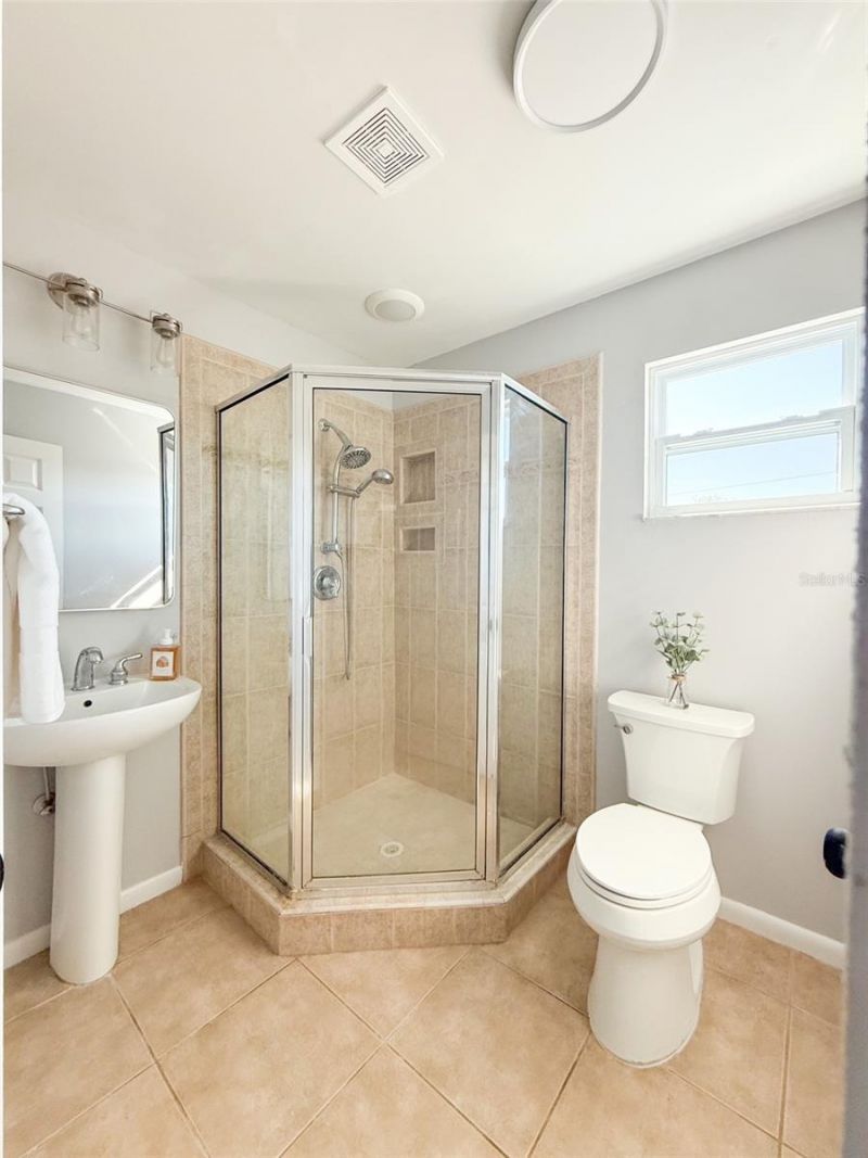 13290 3rd Street E, Madeira Beach, FL 33708 Photo