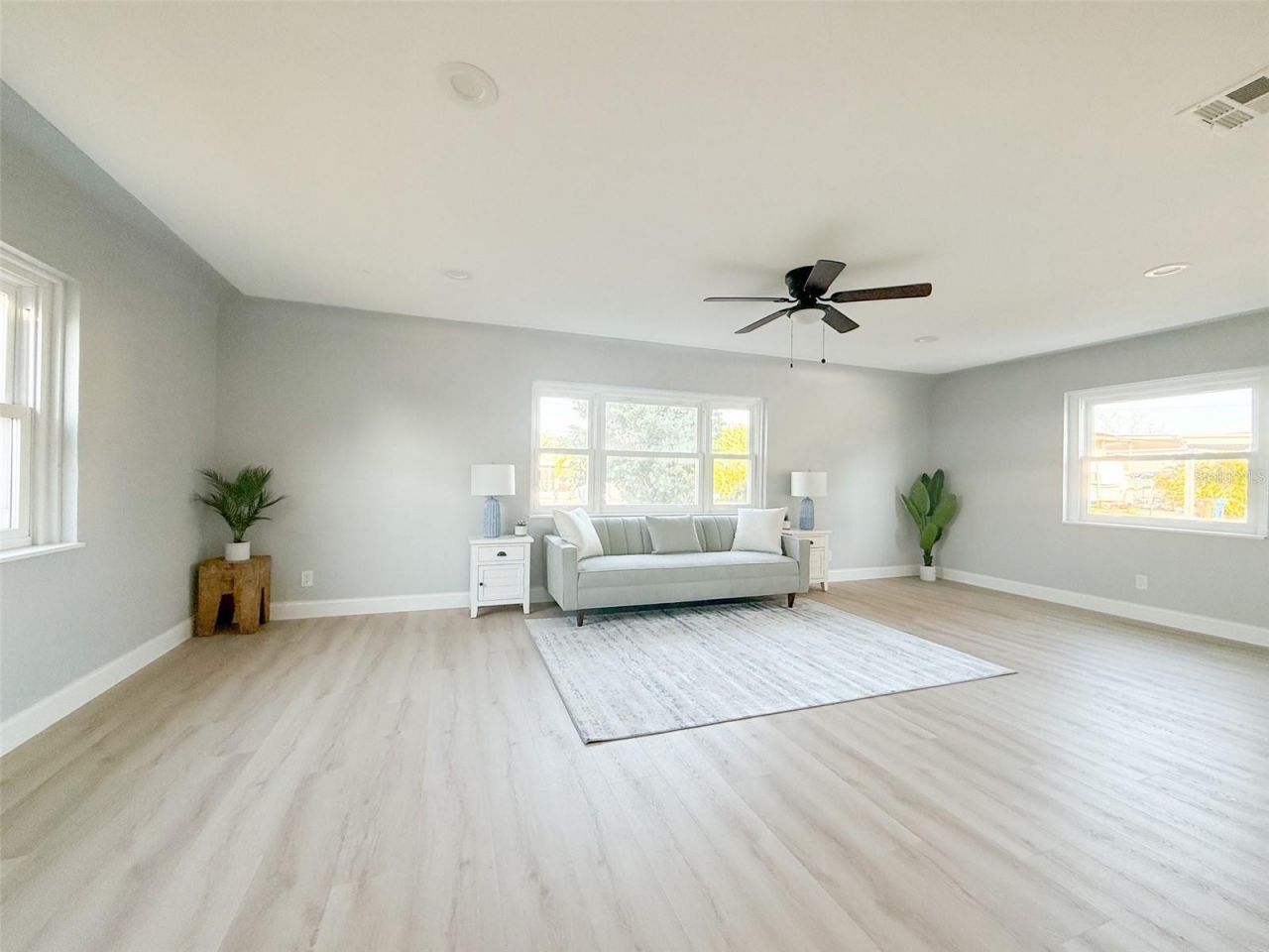 13290 3rd Street E, Madeira Beach, FL 33708 Photo